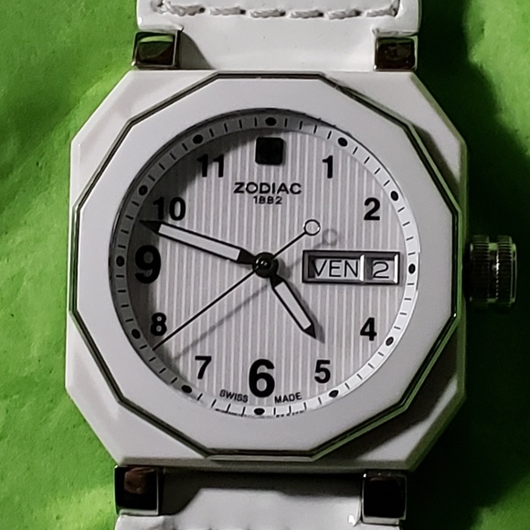 COPY - Auth. Zodiac white watch - Picture 1 of 4